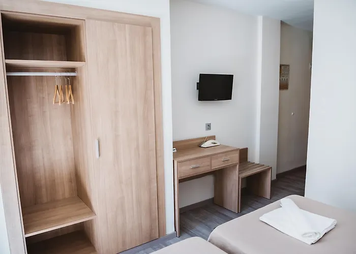 Celymar Hotel *