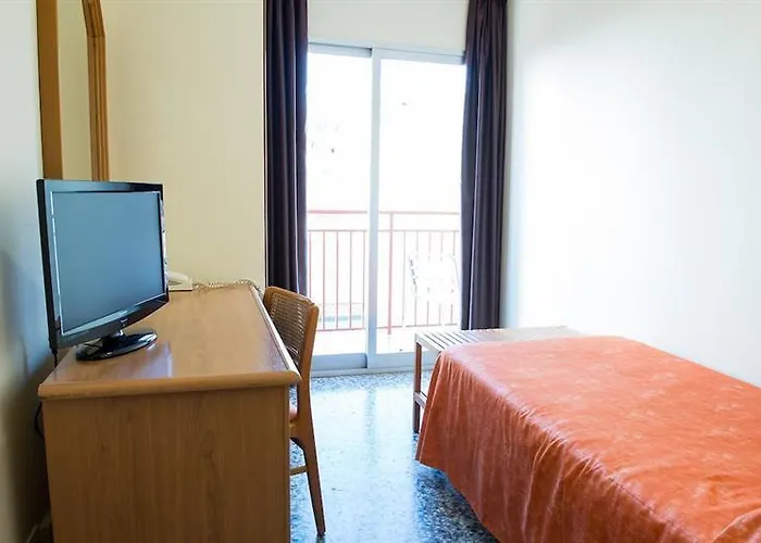 Celymar Hotel *